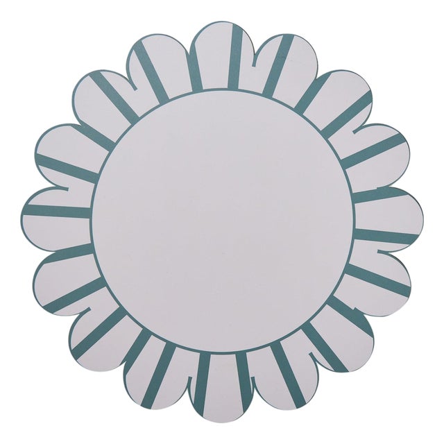Jardin Green Hardwood Scalloped Stripe Wipeable Placemats, Set of 4 For Sale