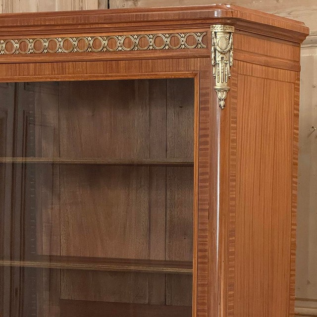 19th Century Parisian Louis XVI Marquetry Bookcase ~ Display Armoire For Sale - Image 9 of 18