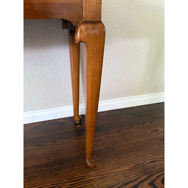 Late 20th Century Vintage Ethan Allen Heirloom Solid Maple Sofa Console Table For Sale - Image 5 of 11