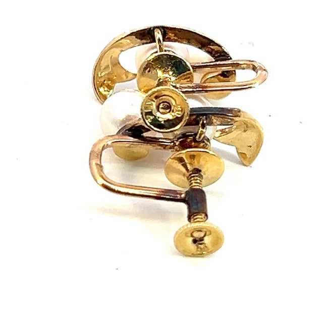 Japanese 1990s Pair of Mikimoto Estate Akoya Pearl Earrings 14k Y Gold 6.44 mm For Sale - Image 3 of 5