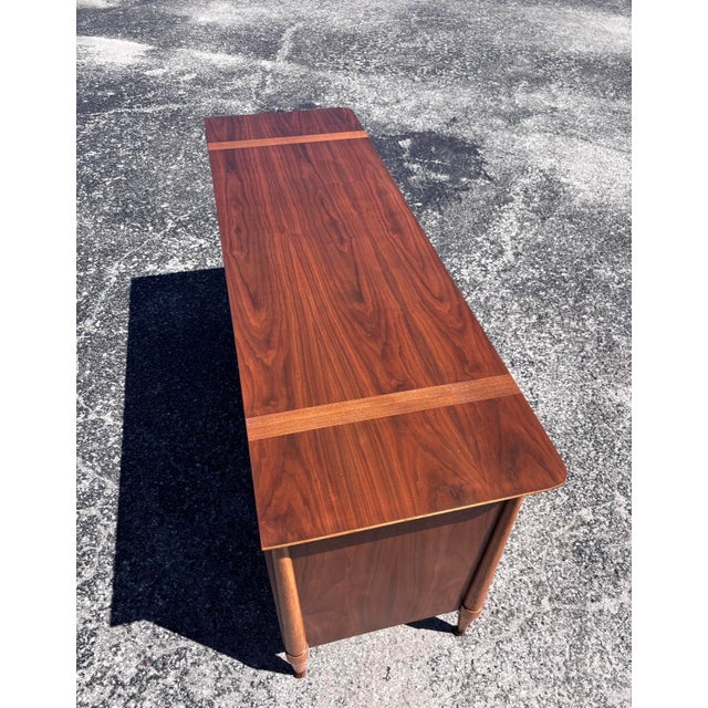 Fully-Refinished Mid Century Henredon Niner For Sale - Image 10 of 13