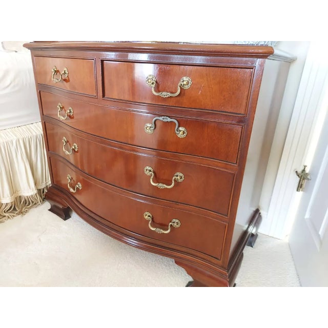 Mid-Century Modern Pair of Baker Mahogany Banded Chest / Nightstands For Sale - Image 3 of 5