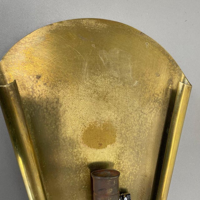 Minimalist Brass and Acrylic Glass Wall Light by Gio Ponti in the style of Stilnovo, Italy, 1950s For Sale - Image 15 of 18