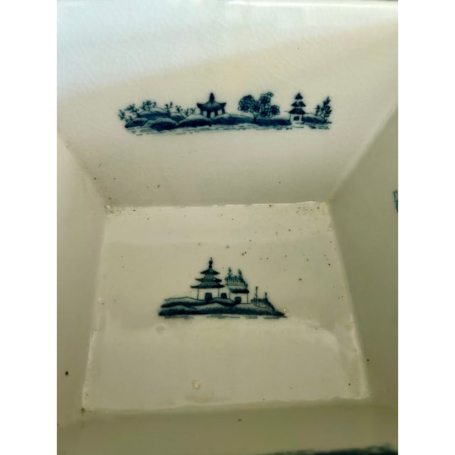 Vintage Wong Lee Blue & White Chinoiserie Cachepot For Sale - Image 4 of 8