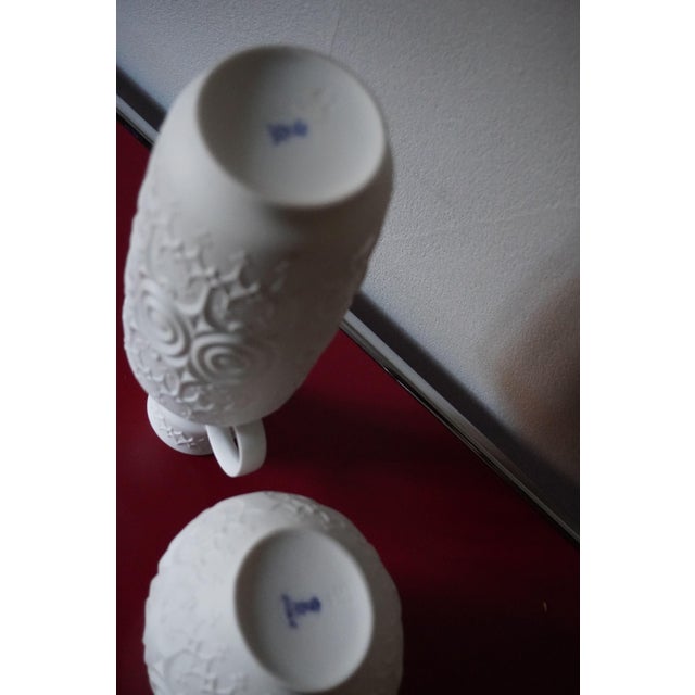 Ceramic Vintage German Vases in Biscuit Porcelain from AK Kaiser, 1960s, Set of 2 For Sale - Image 7 of 9