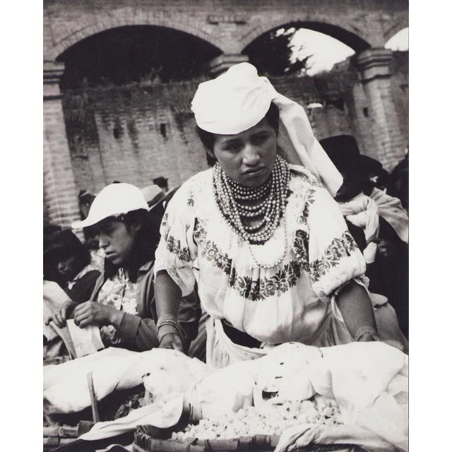 Hanna Seidel, Ecuadorian Woman at Market, 1960s, Black and White Photograph For Sale - Image 3 of 3