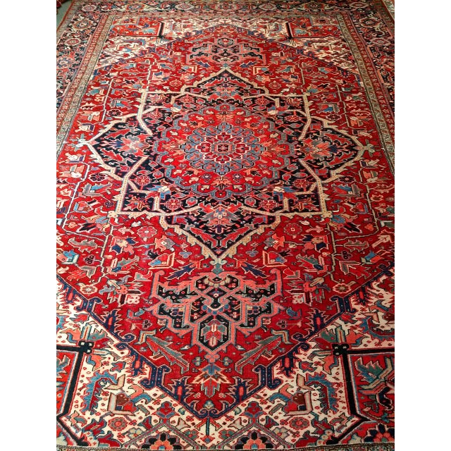 Vintage Persian Heriz Serapi Rug, Wool Pile, Geometric Design, 1920s For Sale - Image 4 of 11