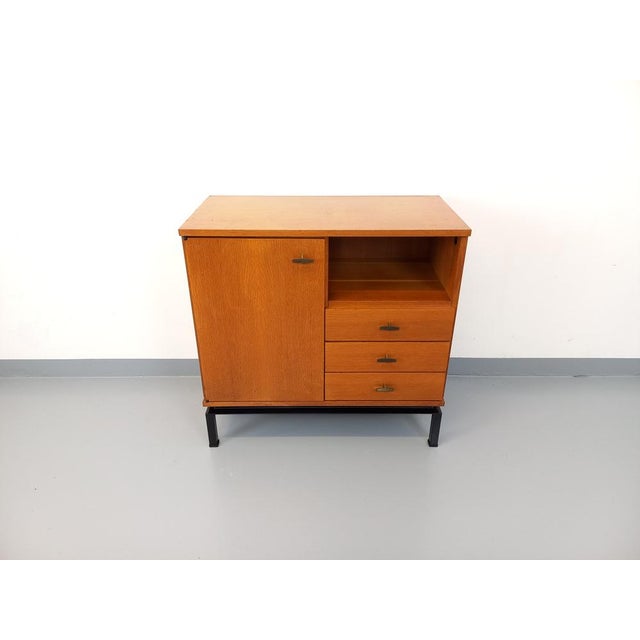 Vintage Modernist Style Storage Unit in Oak & Black Metal by Marcel Gascoin for Alveole, 1960s For Sale - Image 10 of 15