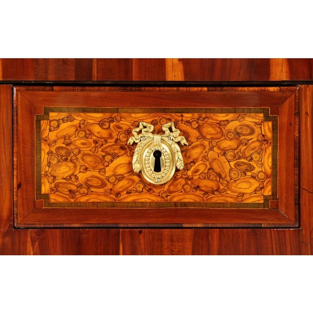 Antique Oysterveneer Secretaire, 1770s For Sale - Image 16 of 18