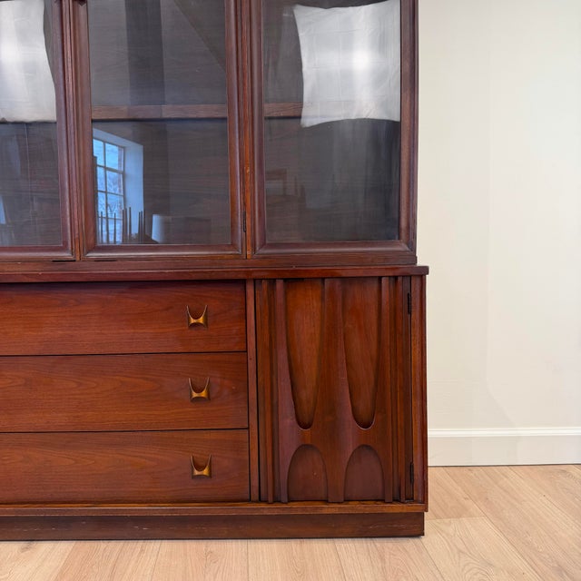 Mid Century Modern Broyhill Brasilia Walnut Two-Piece Hutch For Sale In Cleveland - Image 6 of 10