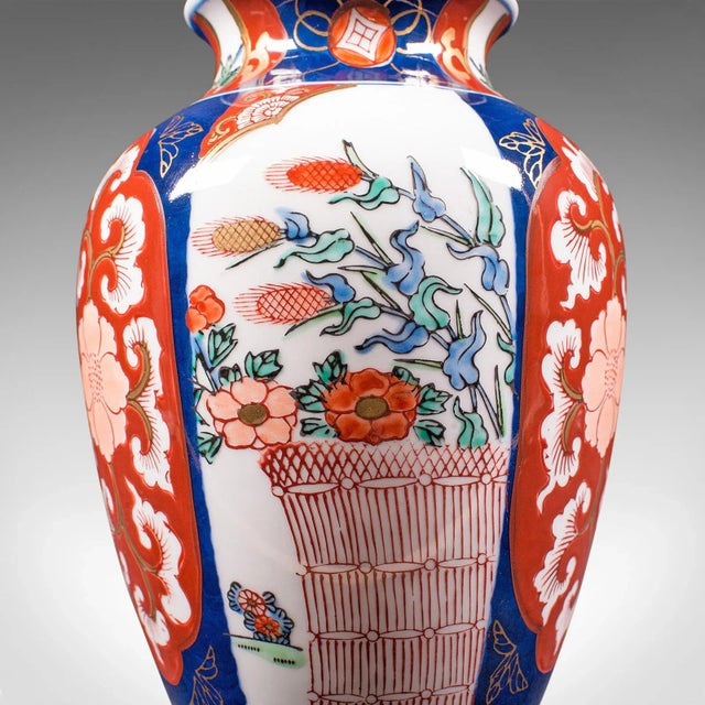 Blue C.1940 Vintage Art Deco Japanese Ceramic Baluster Imari Urn For Sale - Image 8 of 13