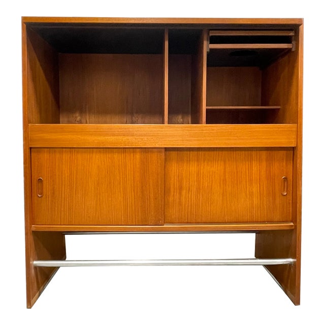 Danish Mid Century Modern Teak Dry Bar Johannes Andersen for Skaaning Møbelfabrik, C. 1960's For Sale
