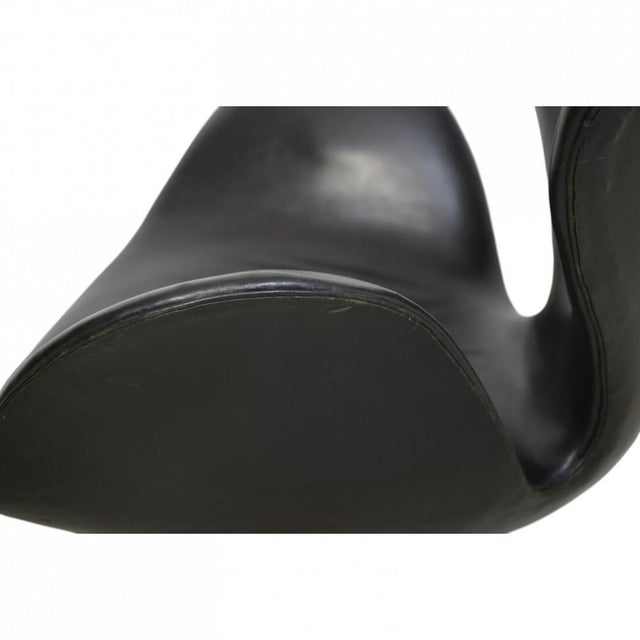 Vintage Swan Chair in Black Leather by Arne Jacobsen, 1964 For Sale - Image 16 of 18