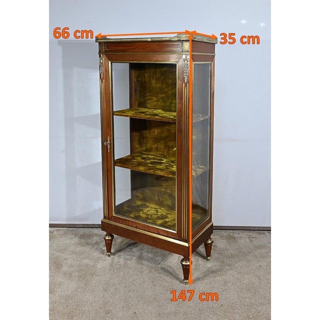 Small Vintage Mahogany Showcase For Sale - Image 16 of 18