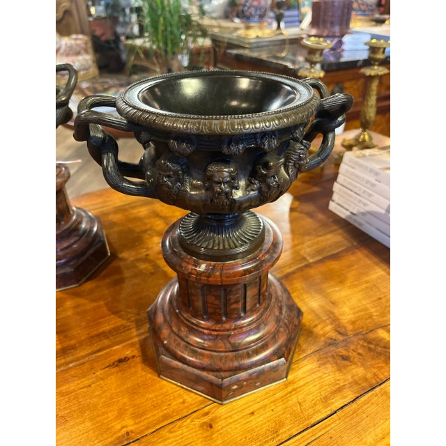 19th Century Pair of Italian Bronze Grand Tour Urns For Sale In Phoenix - Image 6 of 7