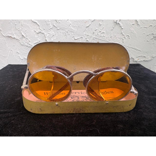 American Antique Willson Service Goggles Style E With Original Metal Case, Amber Lenses, Patented 1915–1918 For Sale - Image 3 of 12