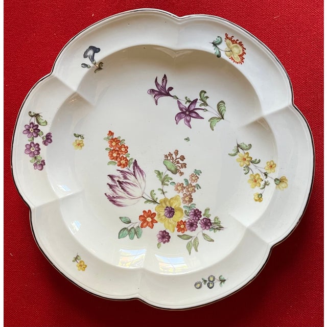 Rococo Antique 18th Century Vienna Porcelain Round Charger Platter With Floral Decoration For Sale - Image 3 of 12