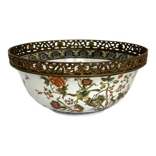 Vintage Wong Lee Large Centerpiece Bowl With Birds, Butterflies and Flora For Sale