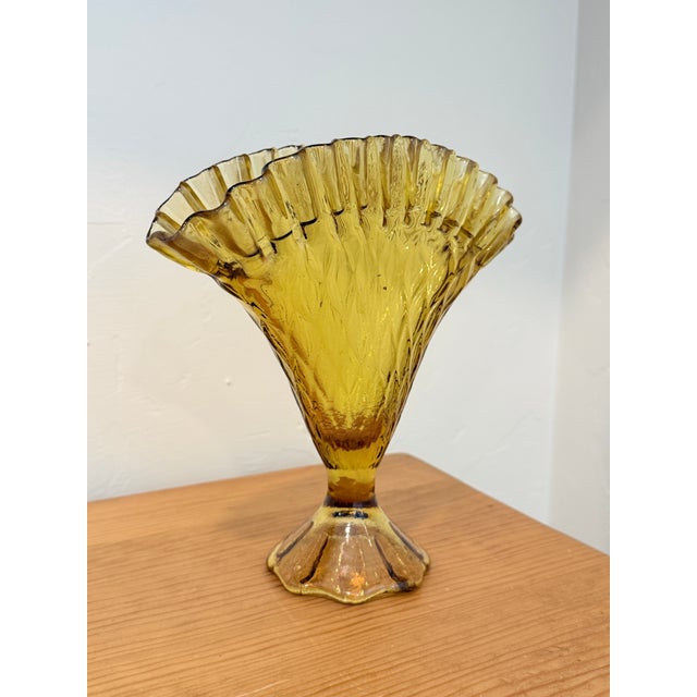 Mid-Century Modern Vintage Fenton Amber Glass Peacock Fan Vase For Sale - Image 3 of 4