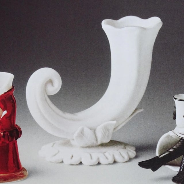Vintage Venini Bianconi Murano Signed Zanfirico Ribbons Pasta White Italian Art Glass Cornucopia Vase For Sale - Image 10 of 12