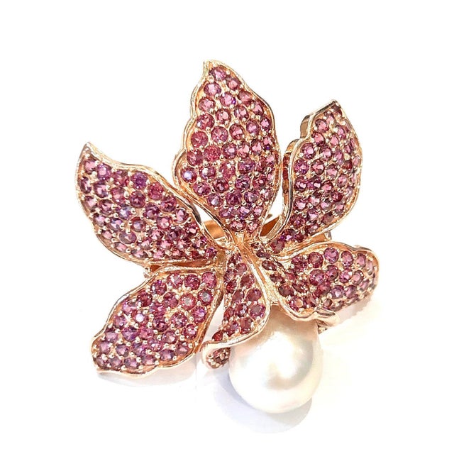 Early 21st Century Bochic "Orient" Vintage Rodorite & Pearl Cocktail Ring Set In 18K Gold & Silver For Sale - Image 5 of 18