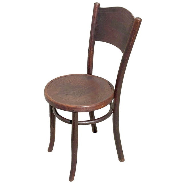 Art Nouveau Antique Vienna Secession Bent Oak W/ Carved Floral Backreast and Seat by Thonet-Mundus For Sale - Image 3 of 9