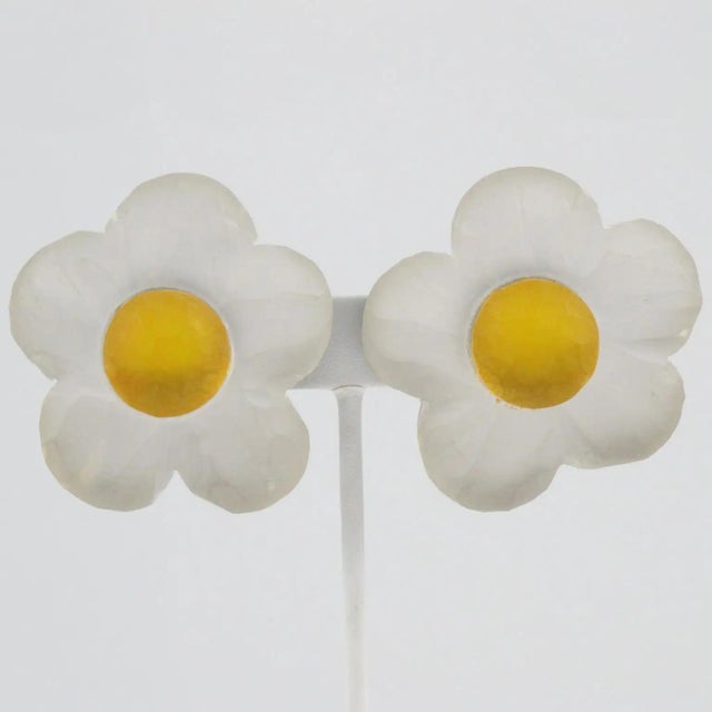 Contemporary Harriet Bauknight for Kaso White Floral Carved Resin Clip Earrings For Sale - Image 3 of 7