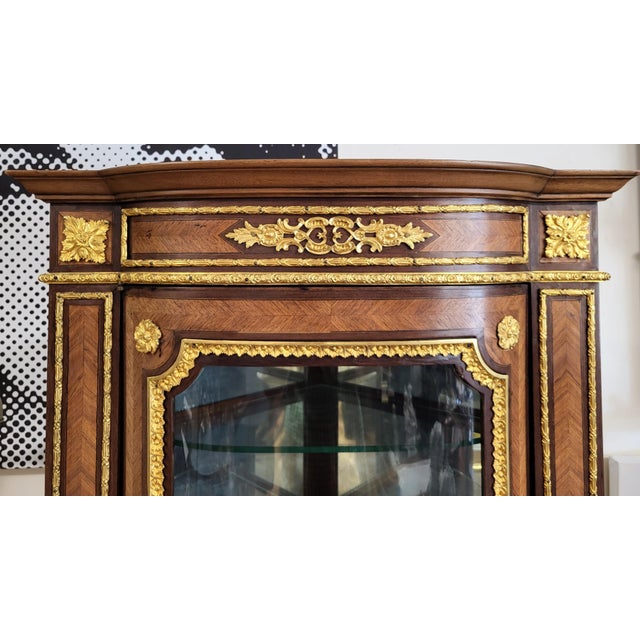 Antique French Bronze Mounted & Inlaid Corner Curio Cabinet Vitrine For Sale - Image 12 of 18