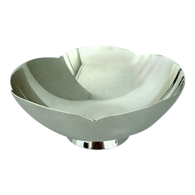 Tiffany & Co. Sterling Silver Scalloped Edge Candy or Nut Bowl in a Modern Design For Sale