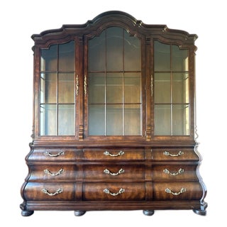 Vintage Henredon Dutch Louis XV Oak and Burl Wood Lighted Breakfront Cabinet For Sale