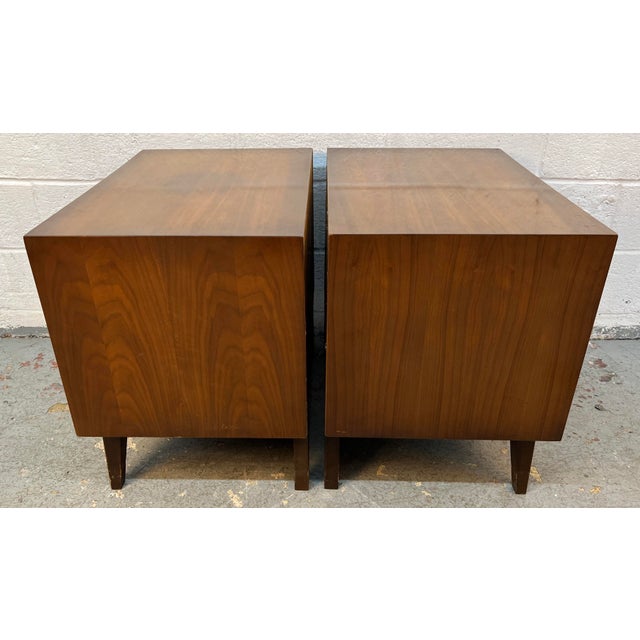 Pair of Vintage Sculpted Walnut Nightstands by Young Mfg., Attributed For Sale - Image 9 of 16