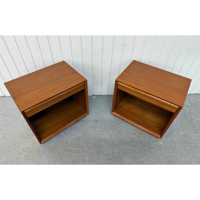 Vintage Danish Modern Teak Nightstands - Set of 2 For Sale In Philadelphia - Image 6 of 9