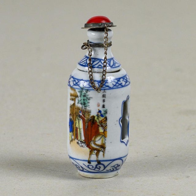 Snuffbox in Chinese Porcelain For Sale - Image 5 of 9