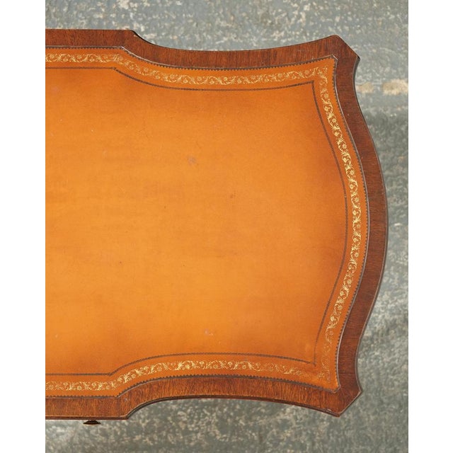 Vintage Heirloom Brown Leather Top Coffee Table from Weiman For Sale - Image 16 of 17