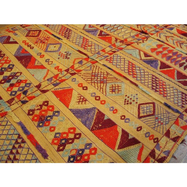 Moroccan Mid 20th Century Moroccan Reed & Wool Flat-Weave ( 4'9" X 9'8" - 145 X 295 ) For Sale - Image 3 of 7