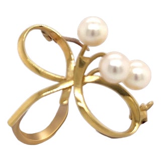 1990s Mikimoto Estate Akoya Pearl Brooch Pin 14k Gold For Sale