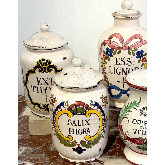 Set of 8 Italian Hand-Painted Apothecary Jars with Lids, Montelupo, Tuscany For Sale - Image 12 of 16