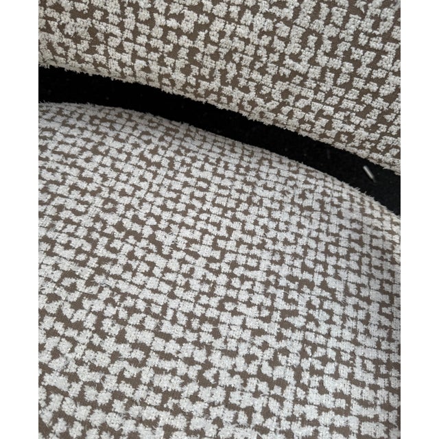 This elegant armchair was manufactured in Italy in the 1950s by the renowned Dal Vera furniture factory in Conegliano...