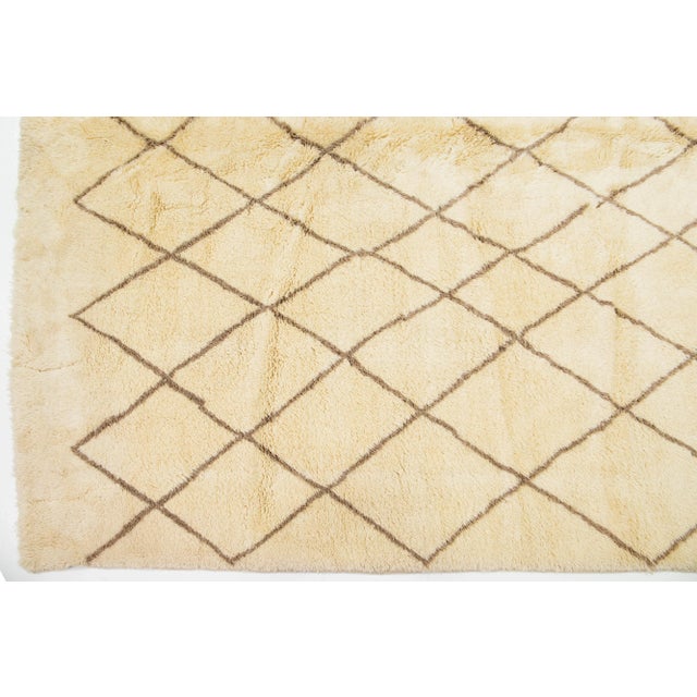 Geometric Modern Ivory Wool Rug Moroccan Style With a Tribal Pattern For Sale - Image 9 of 10