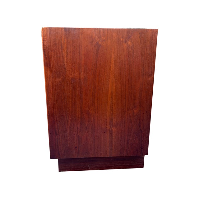 Mid Century Modern Vintage Nightstands or End Side Tables, a Pair For Sale - Image 9 of 10