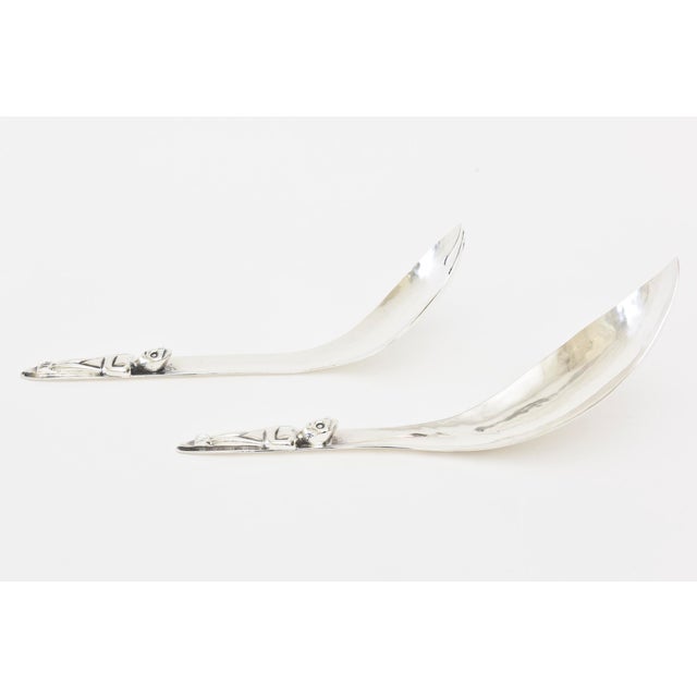 Ralph Lauren Hand Wrought Sculptural Silver Plate Salad Servers Signed Acme Bates, Canada 1980's For Sale - Image 4 of 10