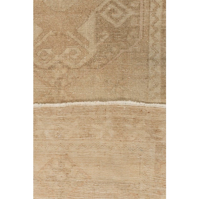 Turkish Vintage Circa 1940 Tan Turkish Oushak Hand Knotted Wool Runner 3ft 7in X 12ft 9in For Sale - Image 3 of 14