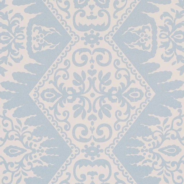 Schumacher SAMPLE - Schumacher Berkeley Wallpaper In Hydrangea For Sale - Image 4 of 6