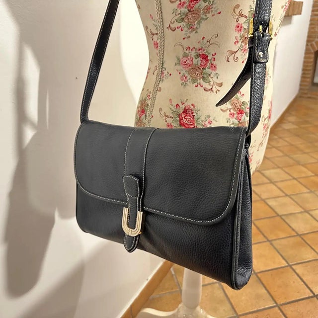 1980s Vintage Blue Leather French Shoulder Bag by Emanuel Ungaro For Sale - Image 4 of 17