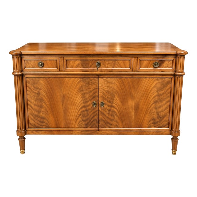 Early 20th Century Louis XVI Sideboard in Walnut and Veneer For Sale