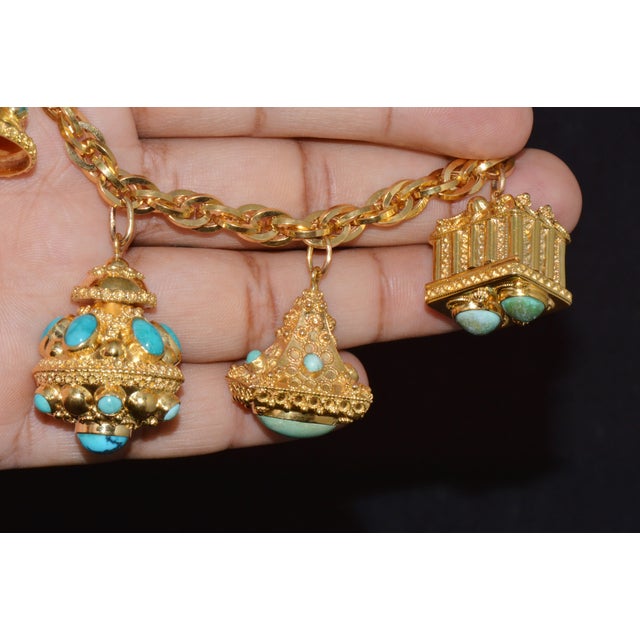 Gold Estate Italian Unoaerre Etruscan Revival Solid 18k Gold Turquoise Carnelian Charm Fob Bracelet For Sale - Image 8 of 17