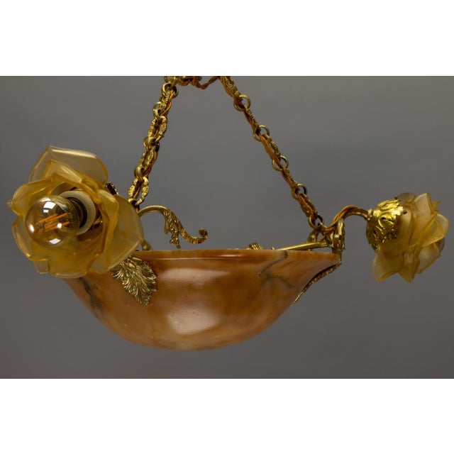 French Neoclassical Style Amber Alabaster and Frosted Glass Chandelier, 1920 For Sale - Image 17 of 18