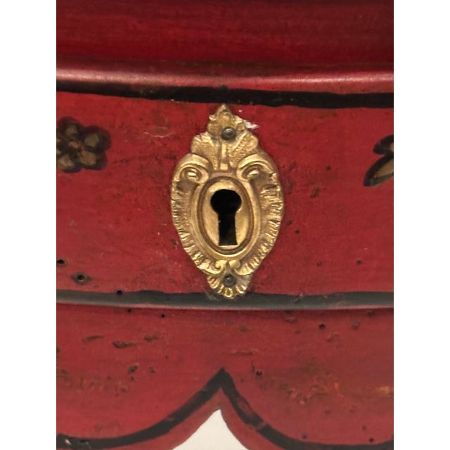 Late 19th Century Red & Gold Chinoiserie Antique End Table For Sale - Image 5 of 10