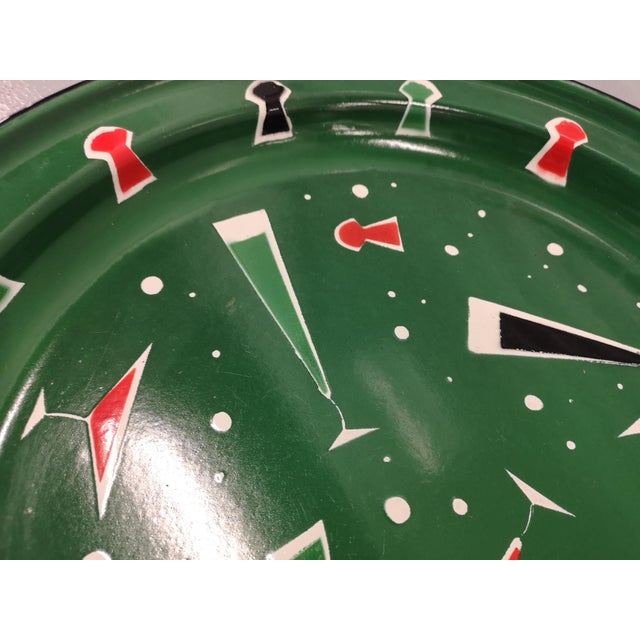 Round Serving Cocktail Tray in Green Enamel Metal, 1970s For Sale - Image 4 of 15