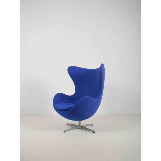 Mid-Century Modern Egg Chair by Arne Jacobsen for Fritz Hansen, 2001 For Sale - Image 3 of 15